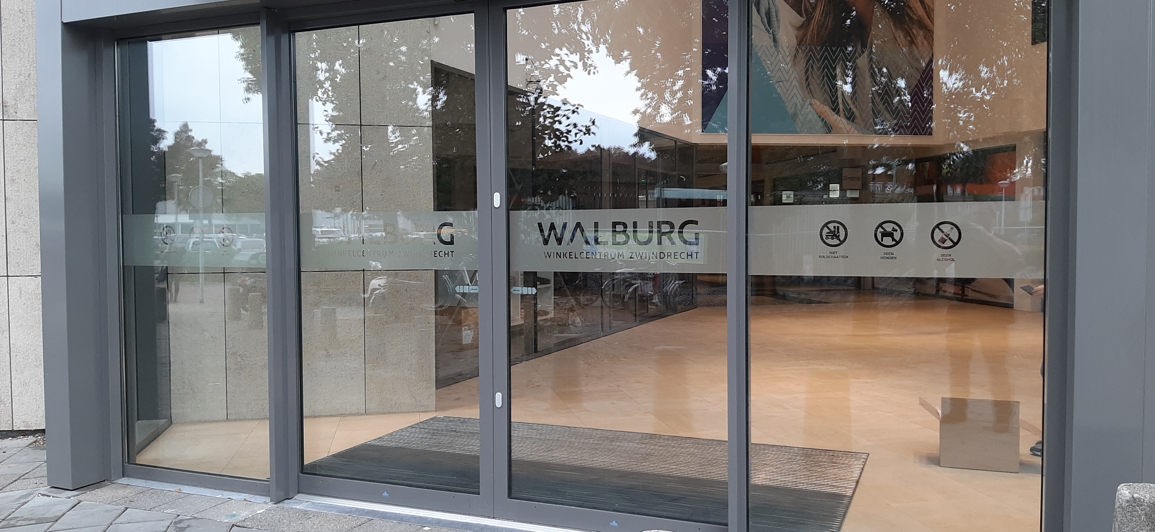 Raamfolie Winkelcentrum Walburg